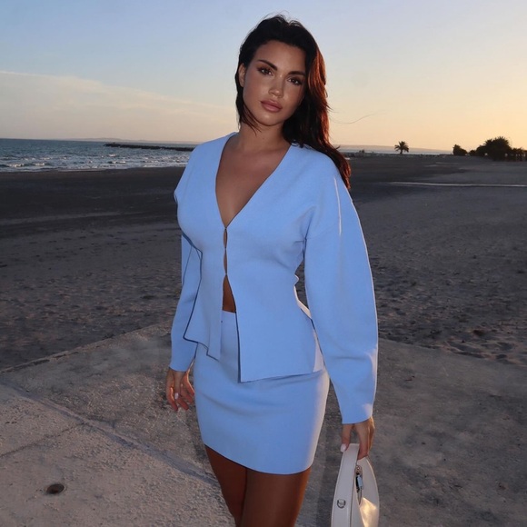 Zara XS/S Fitted Waist Sweater and Mini Skirt - Picture 4 of 16